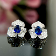宝创集0.86克拉斯里兰卡皇家蓝宝石花型，耳钉18k金镶钻石彩宝耳环