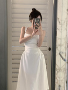 白色吊带连衣裙子女夏季2024收腰背带中长裙法式气质赫本风