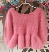 水粉色大圆领，裙边短款毛茸茸加厚显瘦套头，圣诞毛衣兔毛