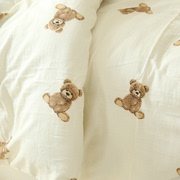 是可爱的小熊双层纱卡通全棉，婴儿纯棉布料纯棉裸睡床品纯棉面料