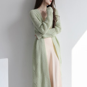 早秋法式马海毛镂空针织开衫，女中长款宽松绿色，慵懒防晒温柔风外套