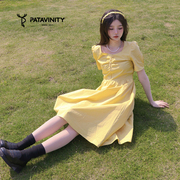 patavinity皱褶显瘦收腰长裙短袖，通勤夏季黄色方领温柔连衣裙