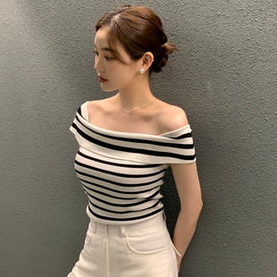 韩国chic夏季气质小性感一字领露肩，修身显瘦条纹短袖针织衫上衣女