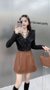 韩国东大门2023秋冬黑色蕾丝，打底衫女款修身时尚，洋气v领上衣