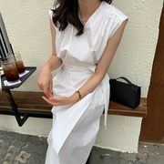 韩国chic极简主义 气质交叉V领一片式侧边系带收腰显瘦无袖连衣裙