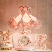 欧式床头灯公主房粉色蕾丝，钟表浪漫可爱女孩礼物，温馨氛围卧室台灯