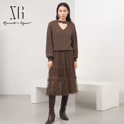 雪歌镂空设计深咖色连衣裙女2022冬季两件套气质高级感中长裙