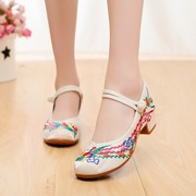 老北京绣花鞋民族风女鞋，坡跟复古4厘米高跟鞋，舞蹈女鞋布鞋新娘鞋