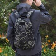 户外背包25L日用登山包骑行背包战术背包学生书包休闲双肩包