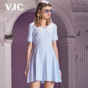 VJC/威杰思春夏女装蓝色格纹娃娃领短袖针织印花修身连衣裙