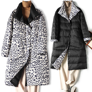 豹纹羽绒服女中长款翻领轻薄正反两穿外套设计感小众撞色减龄冬季