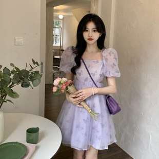 2022年夏季韩版网纱方领拼接蓬蓬裙子女，紫色泡泡袖气质连衣裙