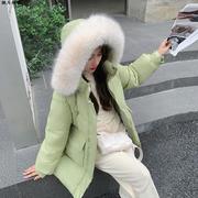大口袋大毛领连帽羽绒棉服女2024年冬季韩版绿色，短款棉衣宽松外套