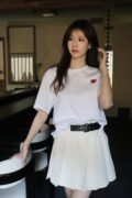 依江斓YIJIANGLAN春夏时尚休闲宽松阔版女装T恤衫白色黑色