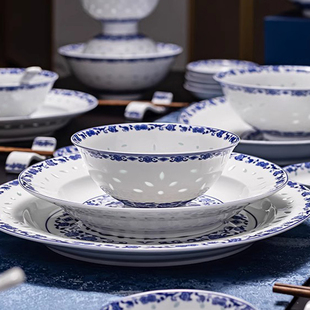 富玉景德镇高温瓷餐具套装高级感中式轻奢风青花玲珑陶瓷家用碗碟