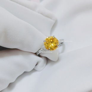 镀18k白金2克拉黄色高碳钻戒女八心八箭圆形，仿真钻石戒指节日礼物