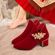 冬季婚鞋女2023年红色高跟鞋，粗跟秀禾婚纱两穿结婚新娘，短靴子