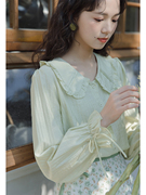 绿色木耳边娃娃领长袖衬衫，女2023春季法式小个子甜美洋气上衣
