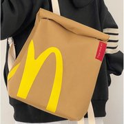 网红麦当劳书包，2023双肩包女大学生上课包大容量，纸袋斜挎背包