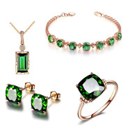方形四爪轻奢祖母绿色宝石项链，女幸运四叶草，手链绿碧玺宝石戒指环