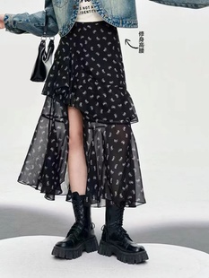 韩版高腰开叉黑色印花半身裙，女2024春季荷叶，边显瘦中长款半裙