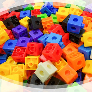 幼儿园正方男女玩具小方女孩，塑料积木儿童，拼插3-6方形拼装方块周