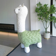 日本创意羊驼坐凳轻奢动物凳子，落地手工摆件北欧风换鞋凳节日礼物