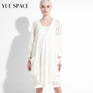 YUESPACE蕾丝衫白色镂空V领宽松时尚T恤中长款女士春夏休闲套头衫