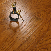 e0级榆木多层实木复合地板，15mm大锁扣，仿古浮雕地热地暖地板