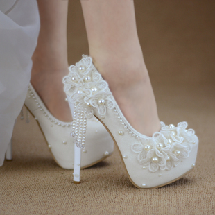 婚鞋白色配婚纱礼服公主，蕾丝影楼拍照高跟鞋女水钻流苏细跟单鞋