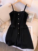 夏季赫本风黑色吊带连衣裙，女大码收腰显瘦气质，时髦辣妹西装短裙子