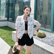短袖西装外套女夏季薄款韩版宽松休闲气质，网红白色印花短款小西服