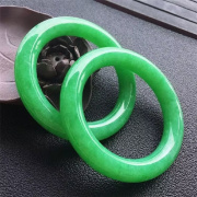 缅甸老坑翡翠手镯糯种阳绿玉，手镯满绿色(满绿色，)圆条玉镯子女款玉石手镯