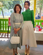 金建希韩国夫人黑绿色，衬衫白色a字长裙，秋女名媛正式场合上衣套装