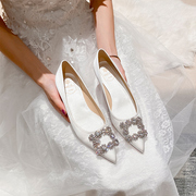 法式新娘结婚鞋2023年春季伴娘白色低跟鞋女粗跟尖头气质优雅