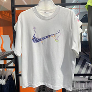 NIKE/耐克女子夏季卡通涂鸦印花休闲透气短袖T恤 FD9315-100