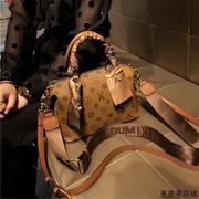 香港品牌包包女士2024高级流行手提单肩小包，真皮斜跨波士顿包