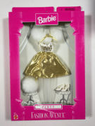 预 Barbie Fashion Avenue 18155 23119 芭比衣服配件 金色 皮草