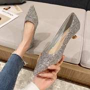 香槟色婚鞋新娘鞋2023年春秋，银色公主水晶鞋低跟高跟鞋女伴娘单鞋