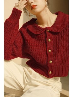 圣诞红色短款娃娃领针织开衫，女秋冬新年红复古慵懒风毛衣外套上衣