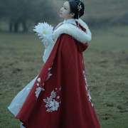 斗篷汉服女毛领长款加厚长袄外套，中国风红白色披风古装冬装