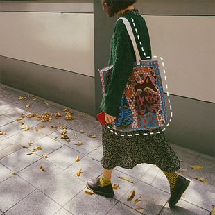 辛德瑞拉原创设计复古包包，女刺绣印花大容量，帆布包袋子单肩包潮