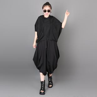 2024夏韩版潮流款个性女士，套装连帽蝙蝠袖，短袖t恤七分灯笼裤