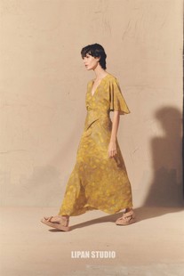 西班牙巴塞罗那小众设计 枫叶黄复古绑带斜裁晕染收腰系带连衣裙
