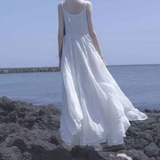 白色吊带裙女夏季欧货无袖，背心裙大码大摆过膝长裙子不规则连衣裙