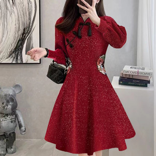 新年衣服战袍红色连衣裙，春季大码中式改良旗袍刺绣加厚赫本小红裙