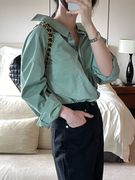MICOCO！韩国法式优雅复古翻领单排扣宽松后背V领设计长袖衬衫