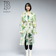 b99浅色植物花卉薄外套女秋季2022年时尚印花清新中长款风衣