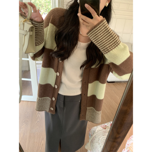 李潇洒(李潇洒)大码慵懒宽松撞色毛衣开衫女春装，胖mm显瘦内搭针织上衣
