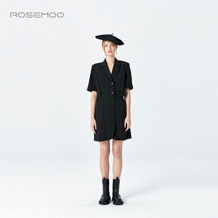 容子木rosemoo商场，同款轻薄平驳领后背，露腰连衣裙ryh2lp256b